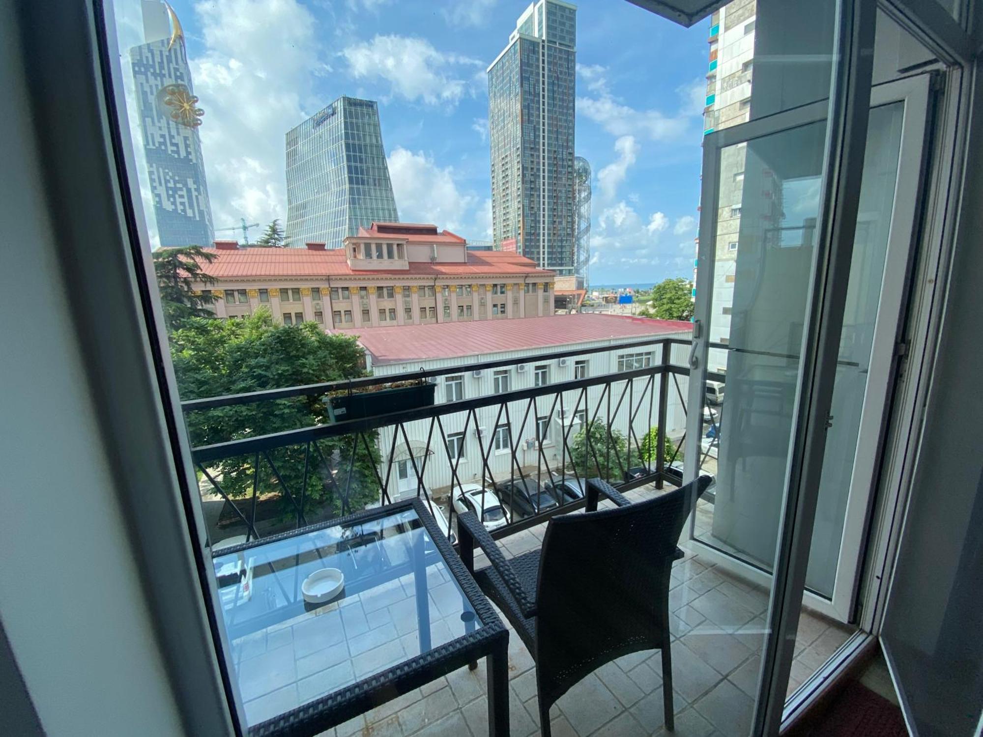 Apartment In Batumi Mgzavrebi ภายนอก รูปภาพ